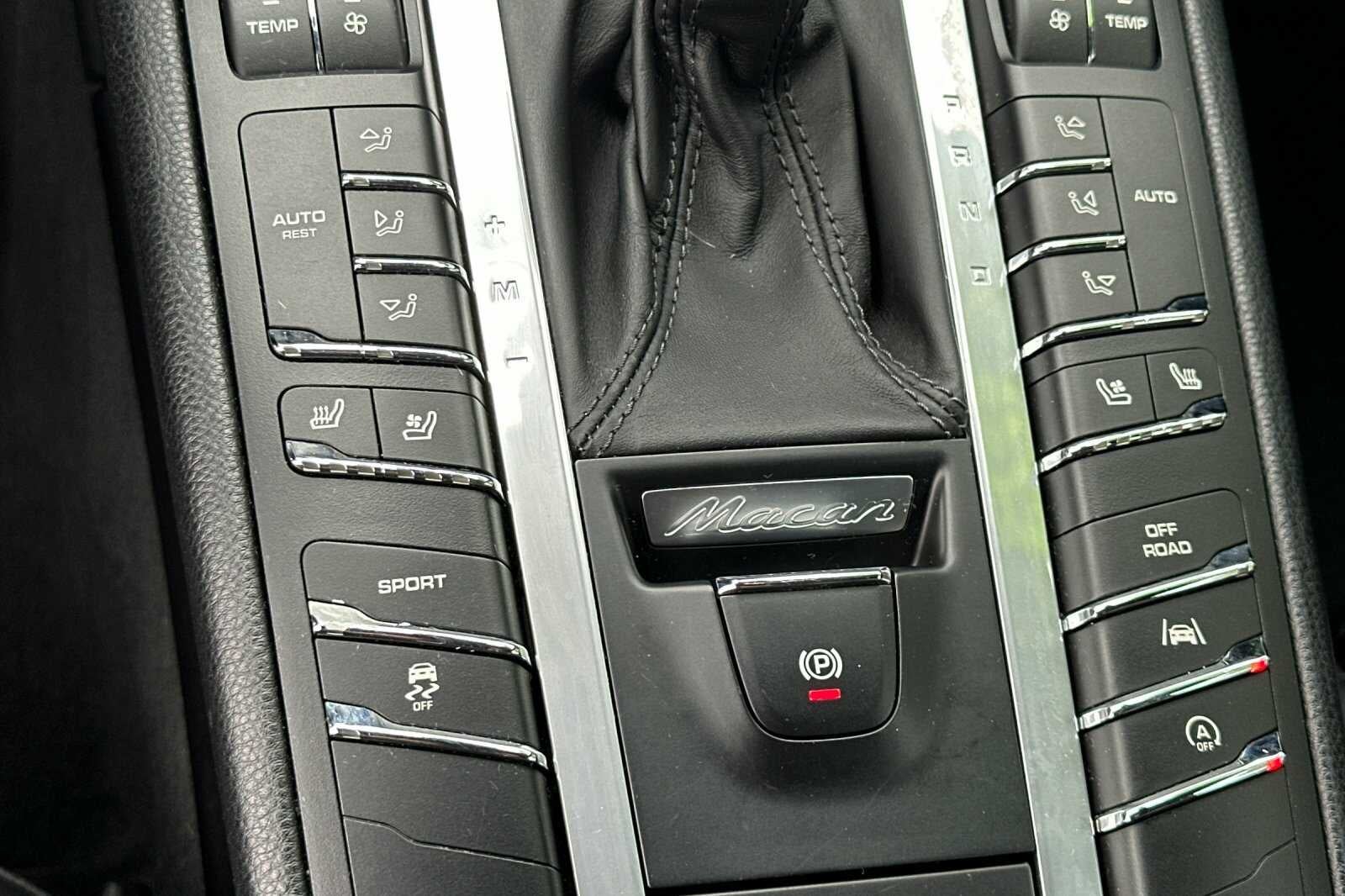 2017 Porsche Macan 4D Sport Utility