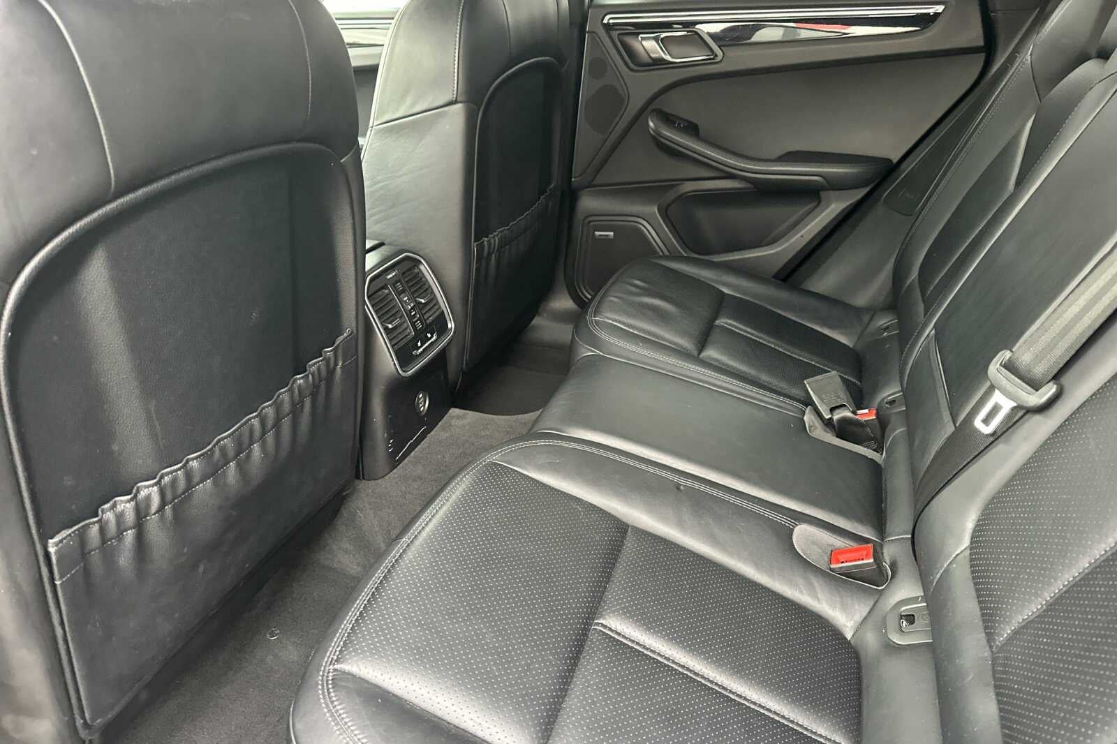 2017 Porsche Macan 4D Sport Utility
