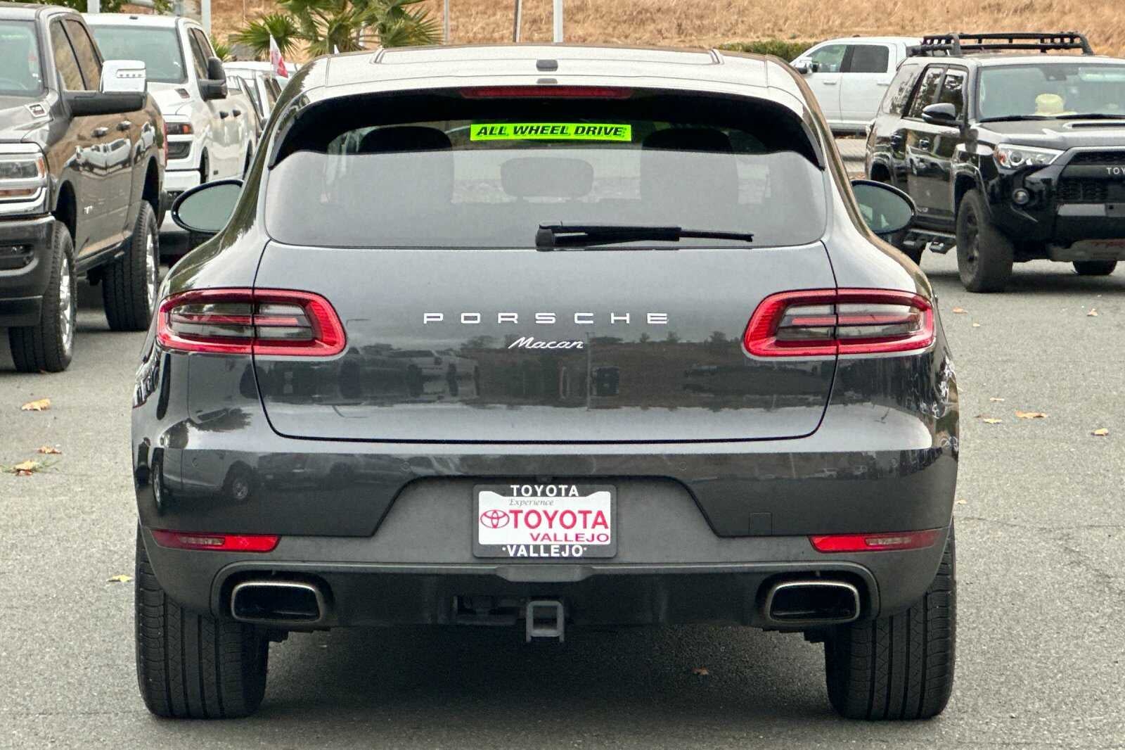 2017 Porsche Macan 4D Sport Utility
