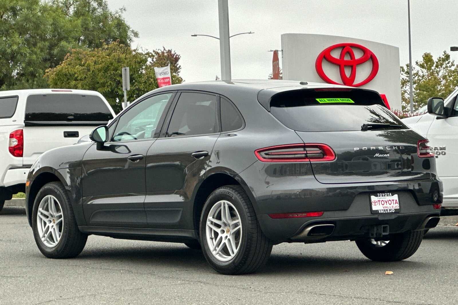 2017 Porsche Macan 4D Sport Utility
